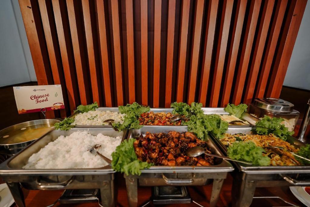 Maesa Hotel Ponorogo Экстерьер фото