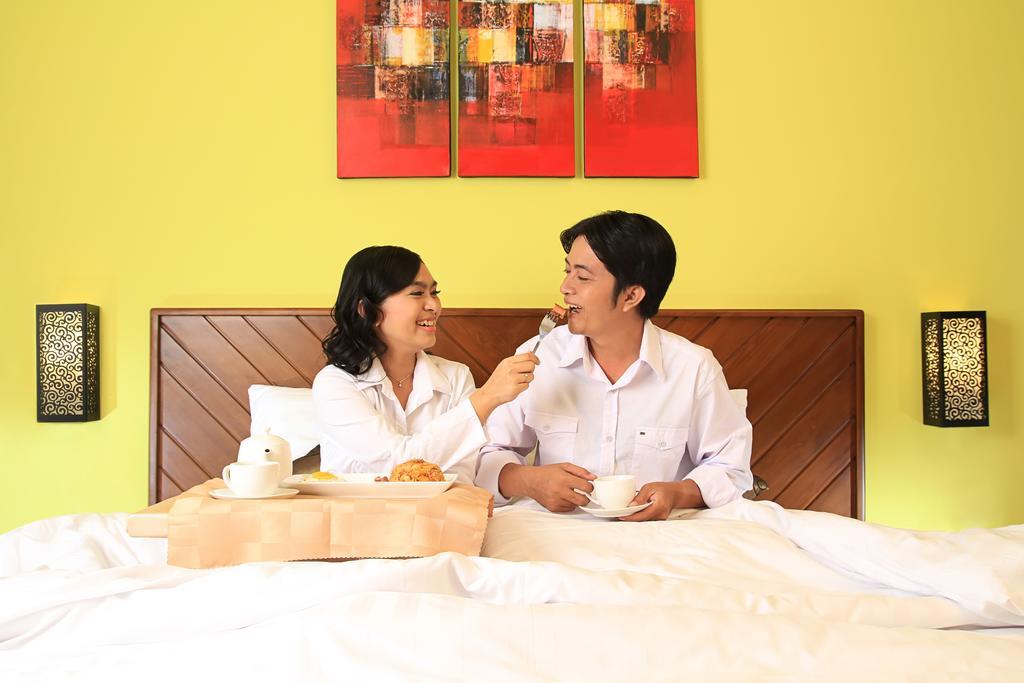 Maesa Hotel Ponorogo Экстерьер фото