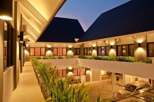 Maesa Hotel Ponorogo Экстерьер фото